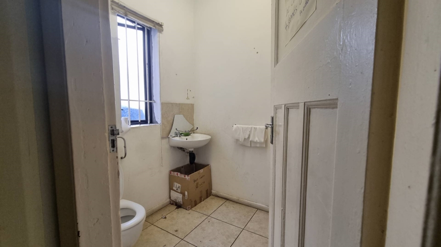 To Let Commercial Property for Rent in Salt River Western Cape